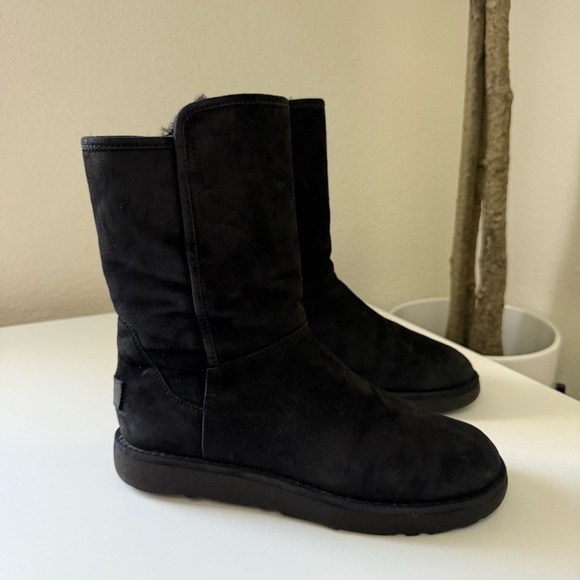 UGG Black Abree Short II Nero Suede Boots Women’s Size 7 - Picture 5 of 11